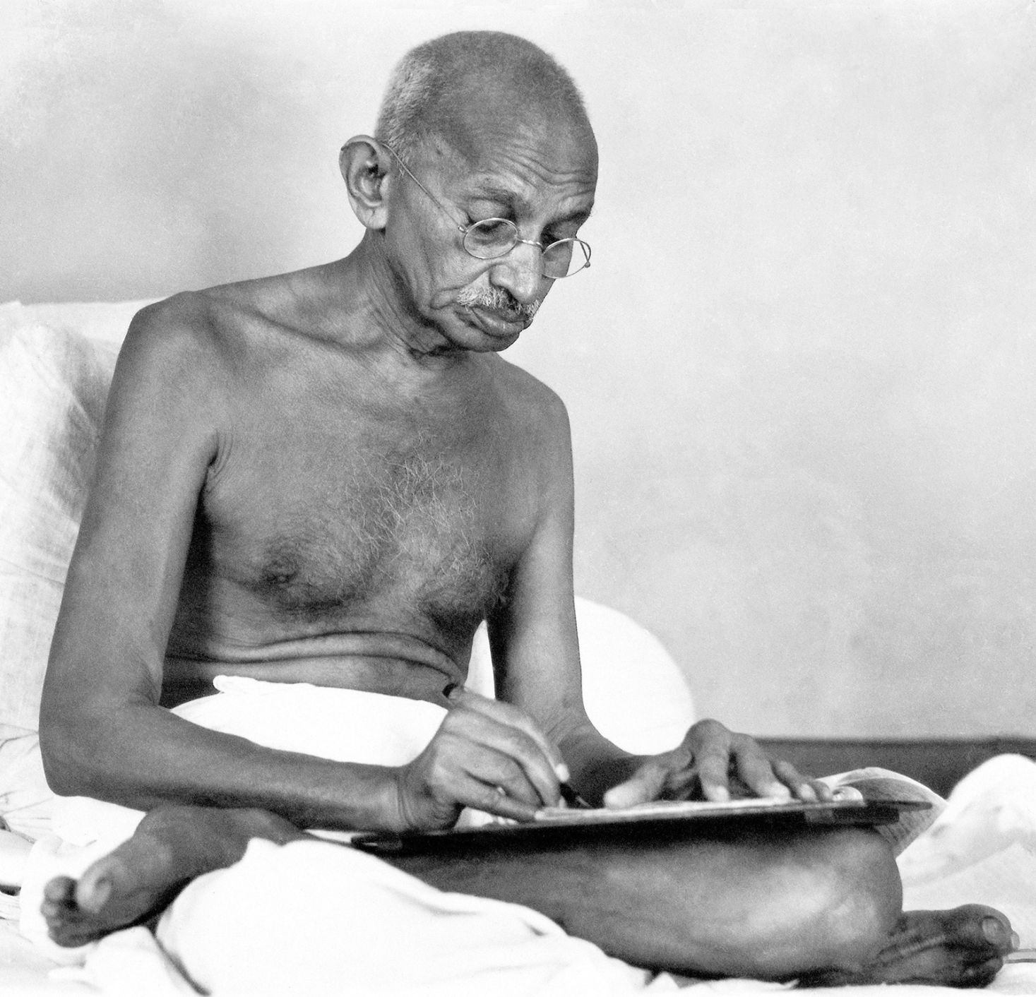 LIFE-GANDHI-SS-12-GET